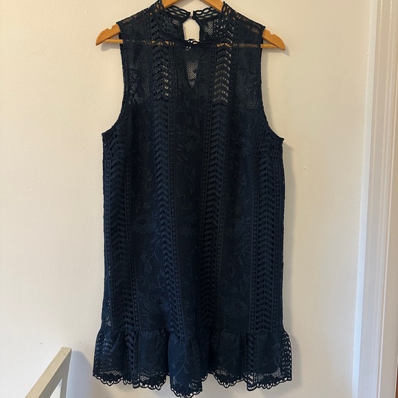 BB Dakota Navy Lace Sleeveless Shift Dress with Ruffle - Size Large - Picture 1 of 7